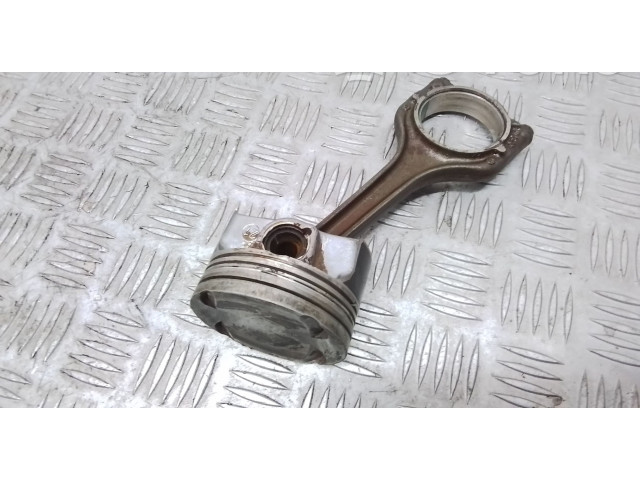 Поршень Kolben mit Pleuel 04ER Volkswagen Jetta USA