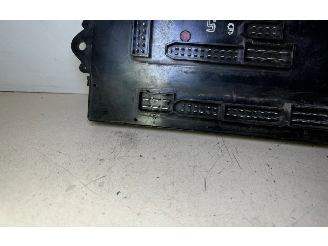 Pojistková skříňka 37003120383, 370031203 Lada Samara 1996