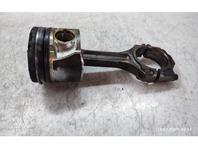 Píst Hyundai Santa Fe d4eb