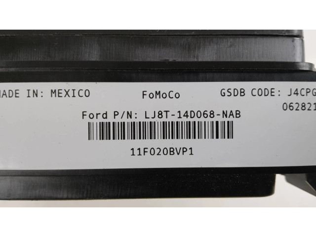 Блок предохранителей LJ8T14D068NAB Ford Mustang Mach-E