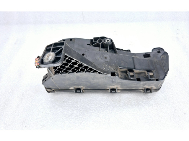 Блок предохранителей  9494210   Volvo V70    