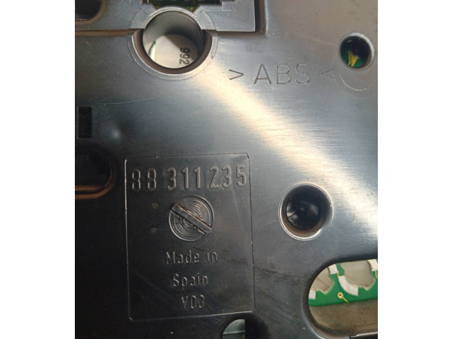 Přístrojová deska Volkswagen Caddy 1996 88311235