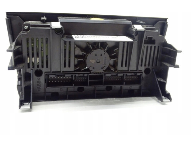 Блок управления климат-контролем Audi Q3 8U