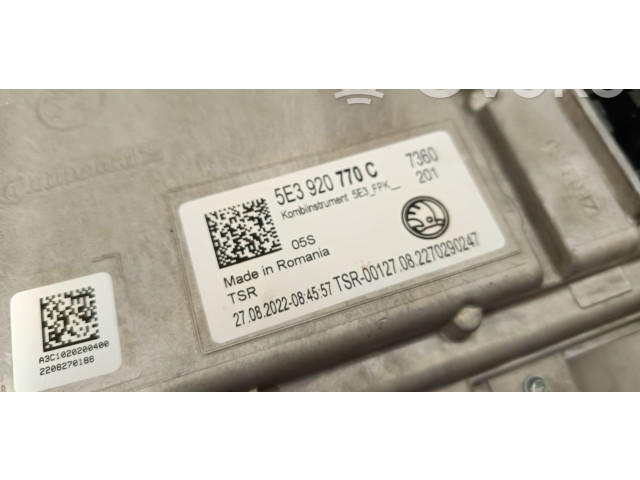 Панель приборов 5e3920770c Skoda Octavia Mk4