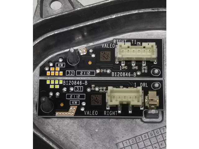   Pojistková skříňka 2GM998479   Volkswagen PASSAT B7 USA 2019