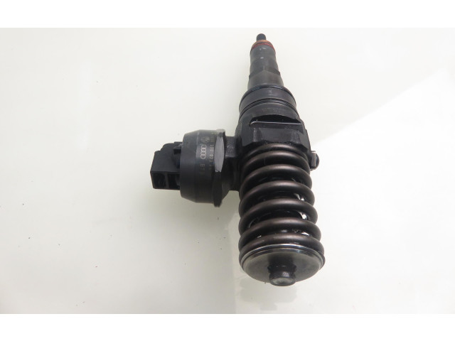 Vstřikovač 0414720215, 038130073AG Volkswagen Caddy BJB