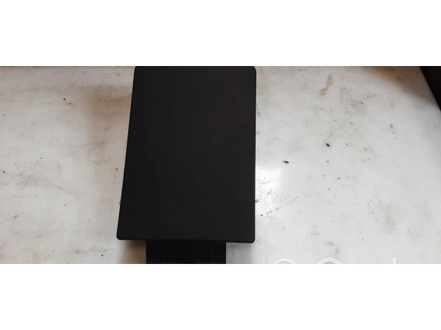 Крышка блока предохранителей 8J0971981 Audi A4 Allroad