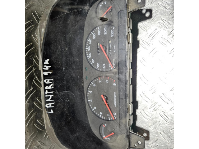 Přístrojová deska Hyundai Lantra I 1993 71110551, 78811290