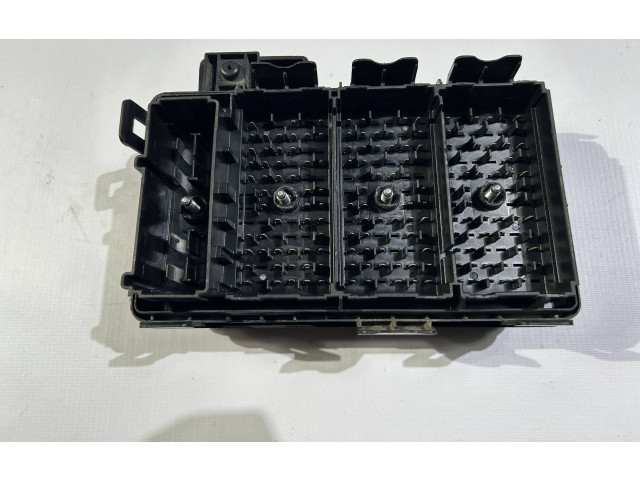 Pojistková skříňka 15940756 Chevrolet Corvette C6 2008