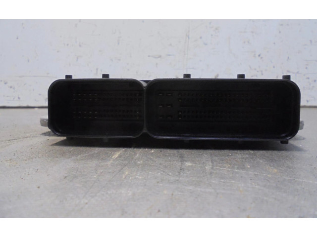 Блок управления двигателем Блок управления Skoda Fabia Mk3 (NJ)