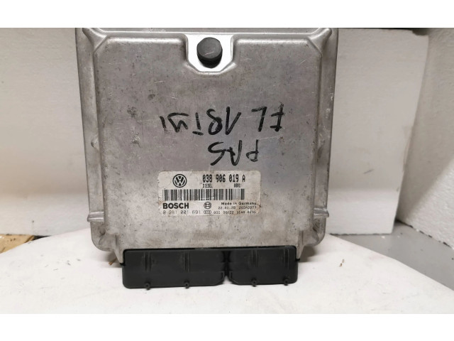 Řídící jednotka 038906019A, 28SA3977   Audi A4 S4 B5 8D 1998