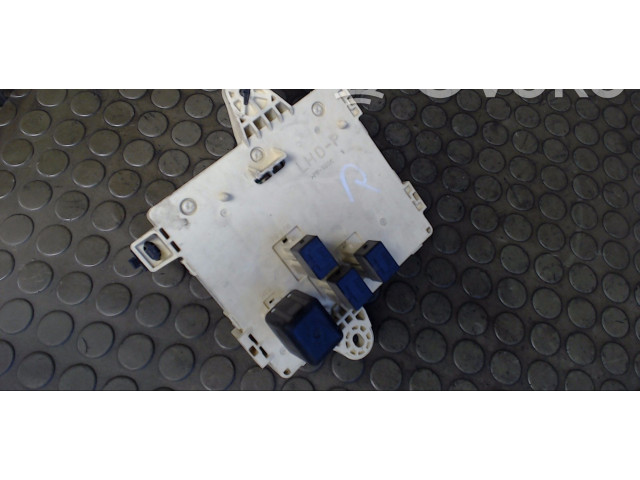 Блок предохранителей     Lexus IS 200-300    