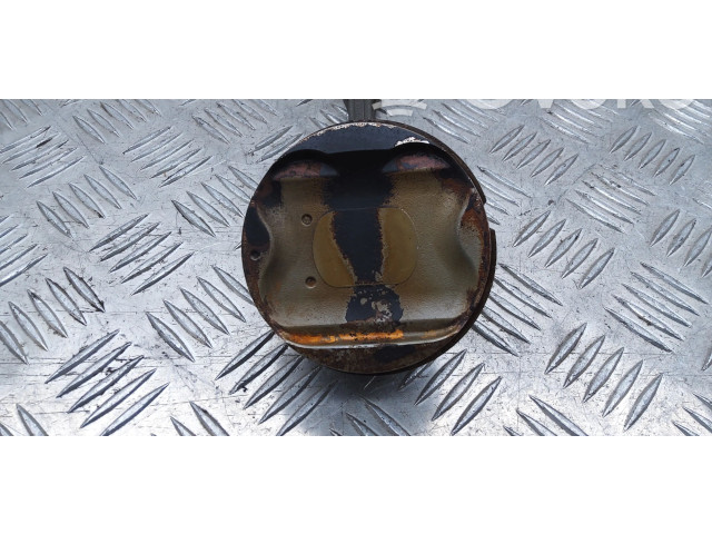 Píst HR16 Nissan Juke I F15