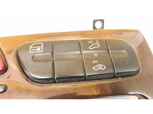 Включатель аварийных фонарей