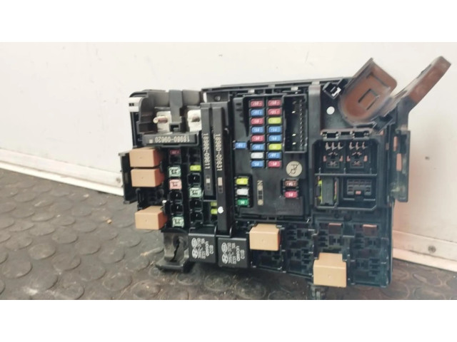 Блок предохранителей 91201-j7830   KIA Ceed    