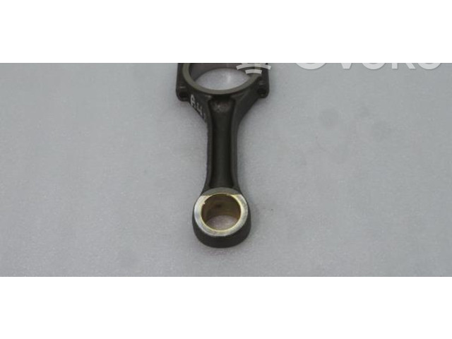 Píst 038J Audi RS4 B8