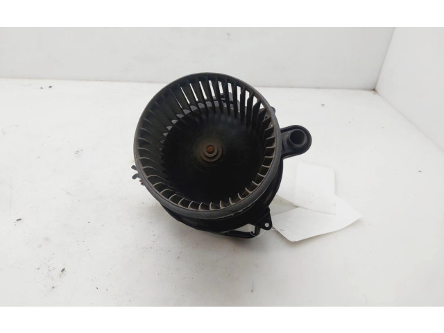 Вентилятор печки 272101005R Renault Captur