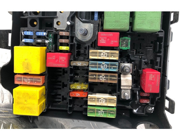 Блок предохранителей 452980903 Peugeot 2008 I
