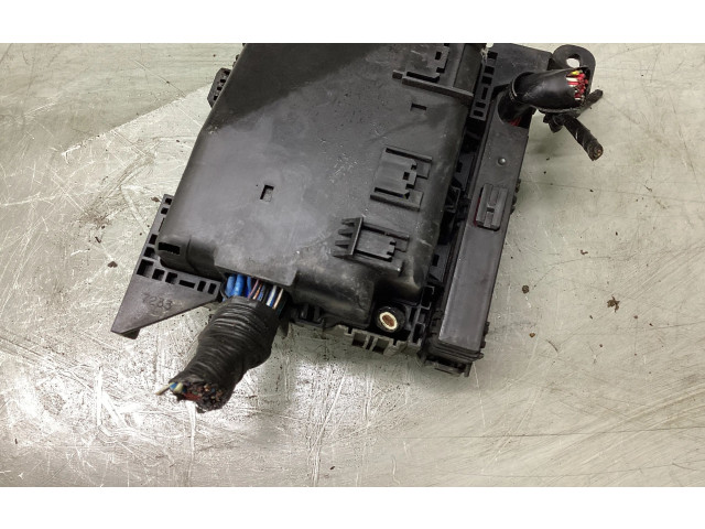 Блок предохранителей 1106000030, 212110060 Mitsubishi Outlander