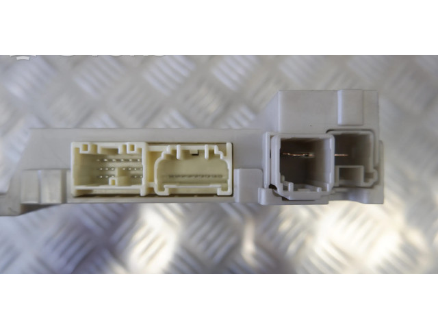   Pojistková skříňka 8267030340   Lexus GS 250 350 300H 450H 2012