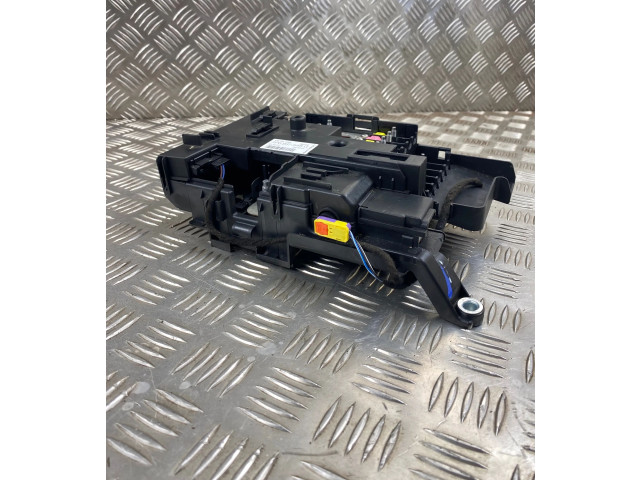   Pojistková skříňka 7P0937548G   Volkswagen Touareg II 2012