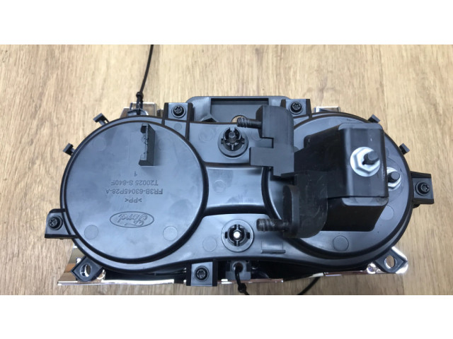 Передний держатель чашки