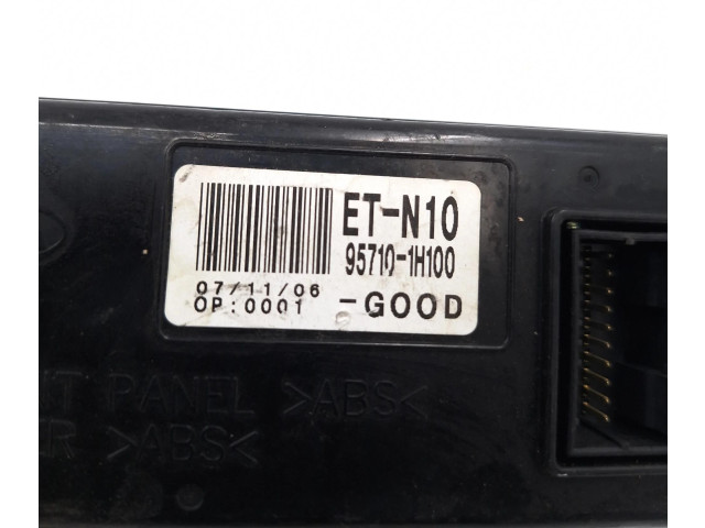 Дисплей    957101H100, 95710-1H100   KIA Ceed