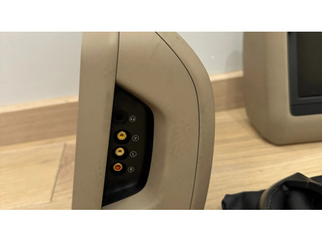 Priekinės sėdynės galvos atrama