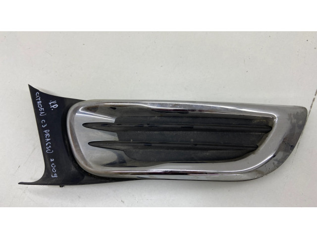 Нижняя решётка (из трех частей) Citroen C3 Picasso 9682332477, 2531SMO1601