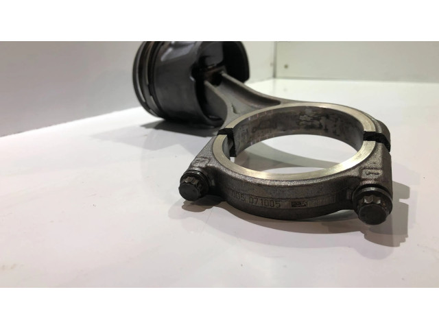 Píst    Land Rover Range Rover Sport L320  pro naftový motor 2.7  