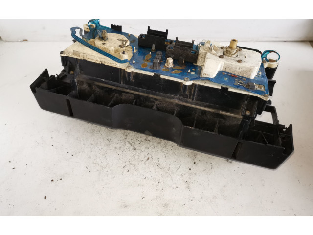 Панель приборов 81117434, 88471066 Audi 80 90 B2