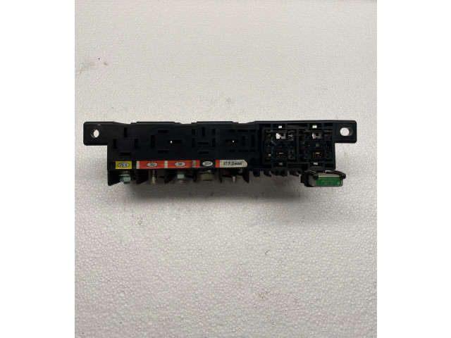 Блок предохранителей 8L0941822, 8L0941822 Volkswagen Golf IV