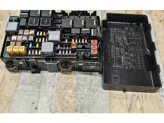 Блок предохранителей AB3914A076BD Ford Ranger