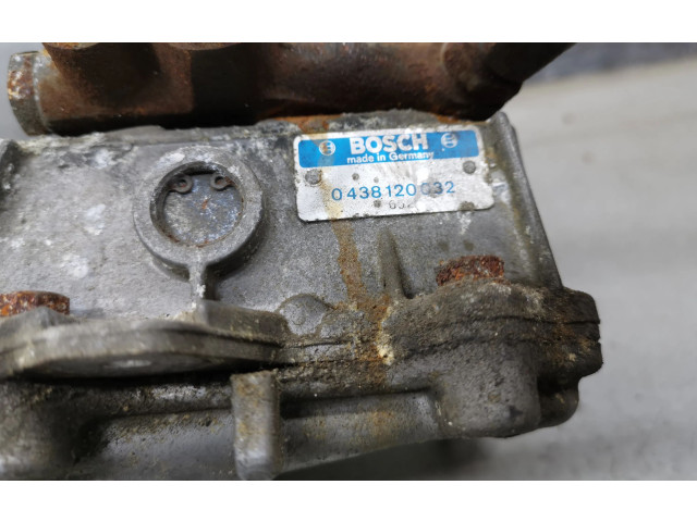 Vstřikovací lišta 0438100011, 0438120032 Mercedes-Benz S W116