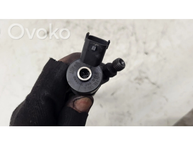 Vstřikovač 7785984 BMW 5 E39 pro naftový motor 2.9 1336