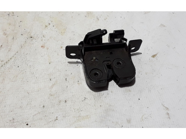 Замок багажника 905037230R Dacia Duster 2010 - 2017 года