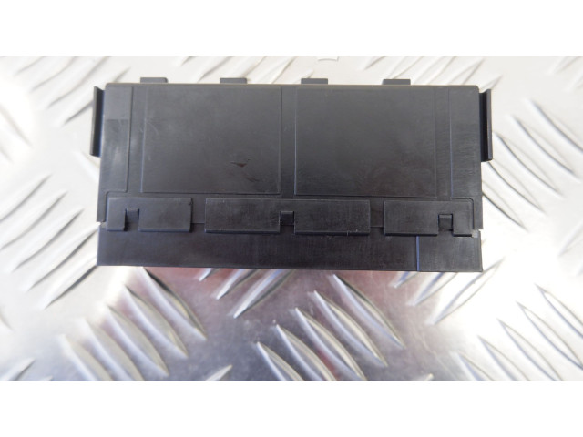 Pojistková skříňka 8264171010, 8264171010 Lexus CT 200H 2015