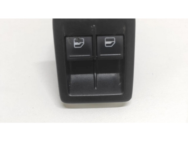 Включатель электрических окон