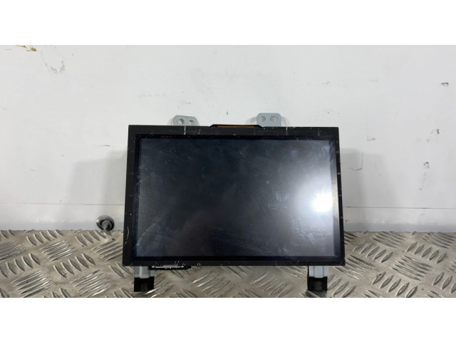 Радио/ проигрыватель CD/DVD / навигация