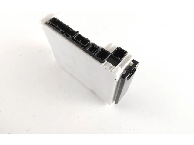   Pojistková skříňka 8273042840, 63589762   Toyota RAV 4 (XA50) 2021