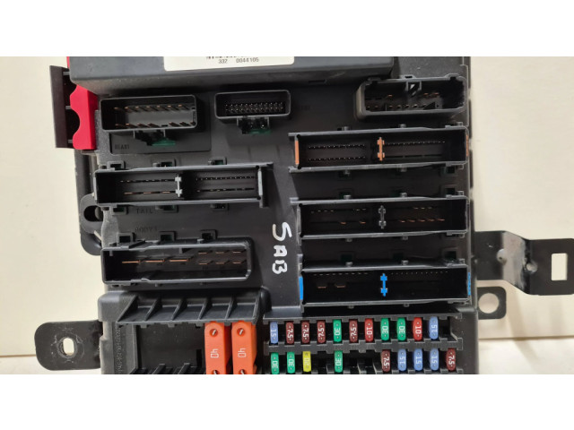Блок предохранителей 12764436, 519160204 Saab 9-3 Ver2
