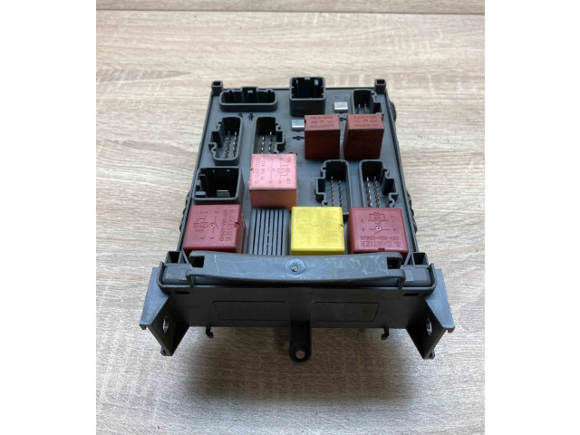 Pojistková skříňka 8200447440, 518835111 Renault Vel Satis 2000