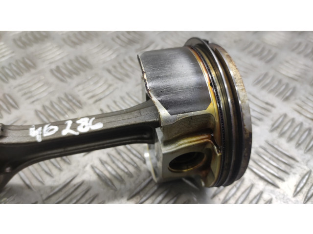 Поршень с шатуном Nissan 370Z для бензинового двигателя 3.7