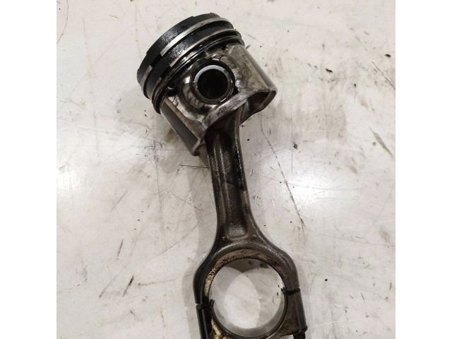 Поршень с шатуном Citroen Berlingo для дизельного двигателя 1.6