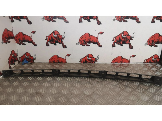 Задний держатель бампера