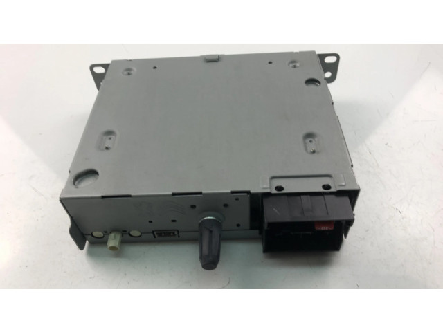 Радио/ проигрыватель CD/DVD / навигация