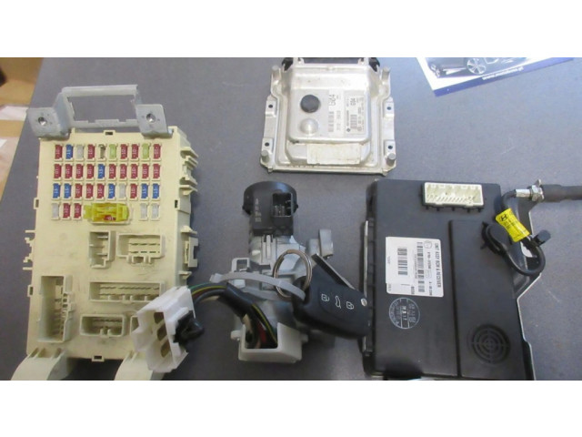 Řídící jednotka 391182B050 KIA Venga 2012