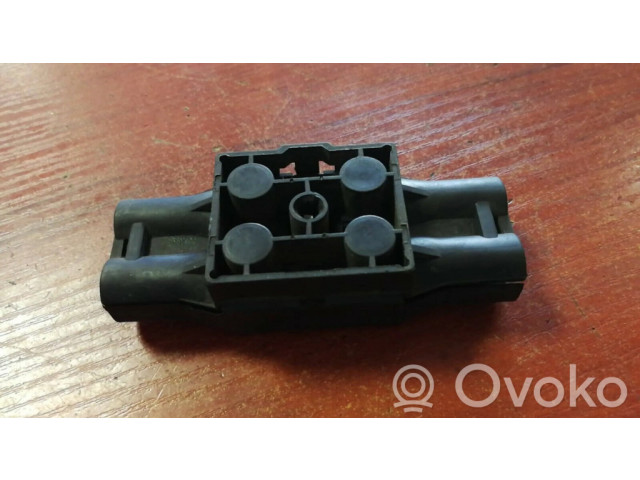 Pojistková skříňka 1389411 BMW 5 E34 1992