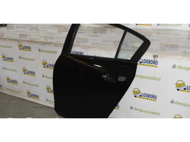 Задняя дверь