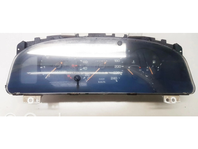 Панель приборов    Mazda 626       